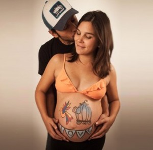belly painting femme enceinte couple